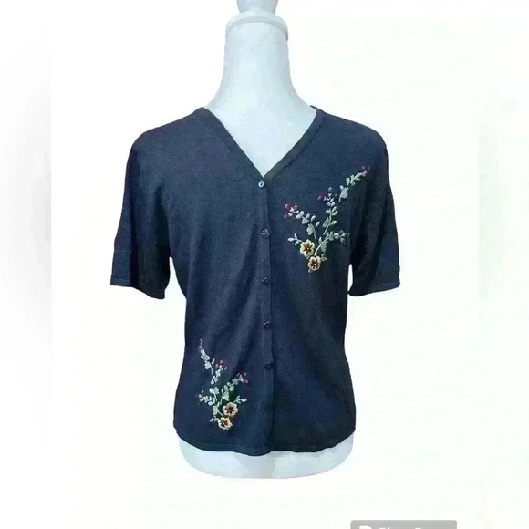 Jaclyn Smith Women's V Neck Tee Shirt - Picture 1 of 3
